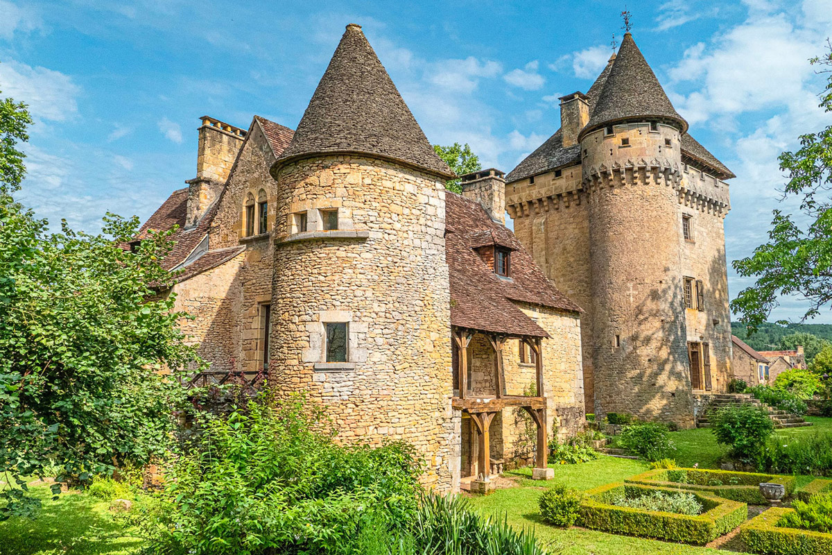 Donjon, Jardin et Manoir de la Salle