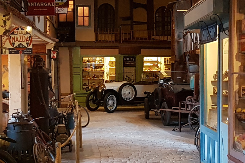 Musée Bistrot La Rue du Temps qui Passe